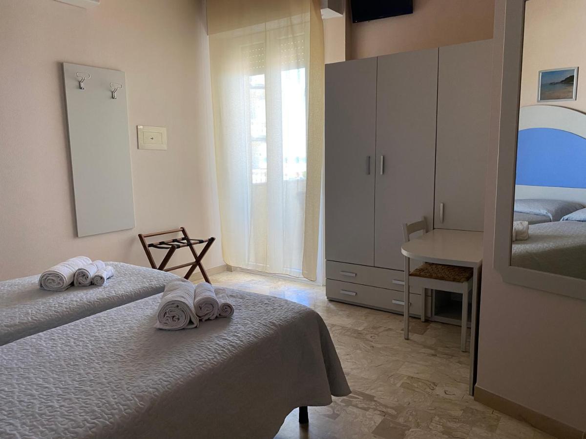 Hotel Moderno - Bed & Breakfast 체르비아 외부 사진