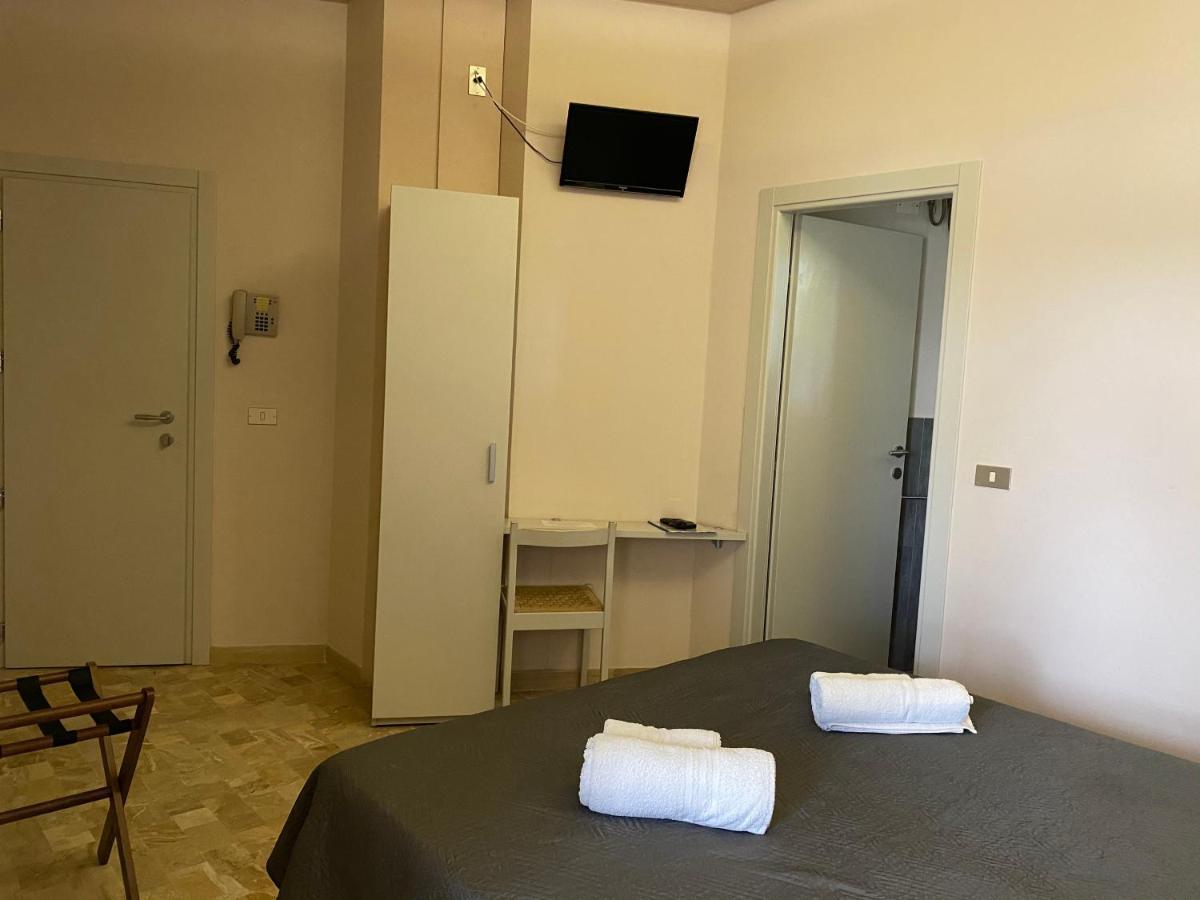 Hotel Moderno - Bed & Breakfast 체르비아 외부 사진