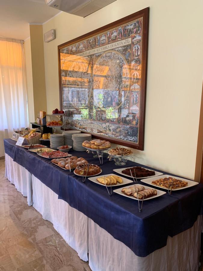 Hotel Moderno - Bed & Breakfast 체르비아 외부 사진