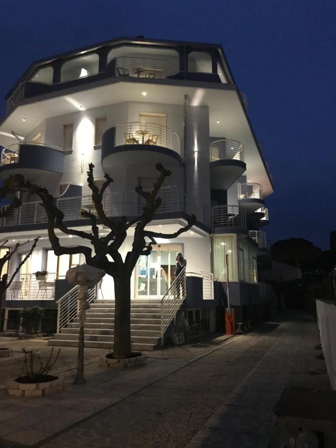 Hotel Moderno - Bed & Breakfast 체르비아 외부 사진