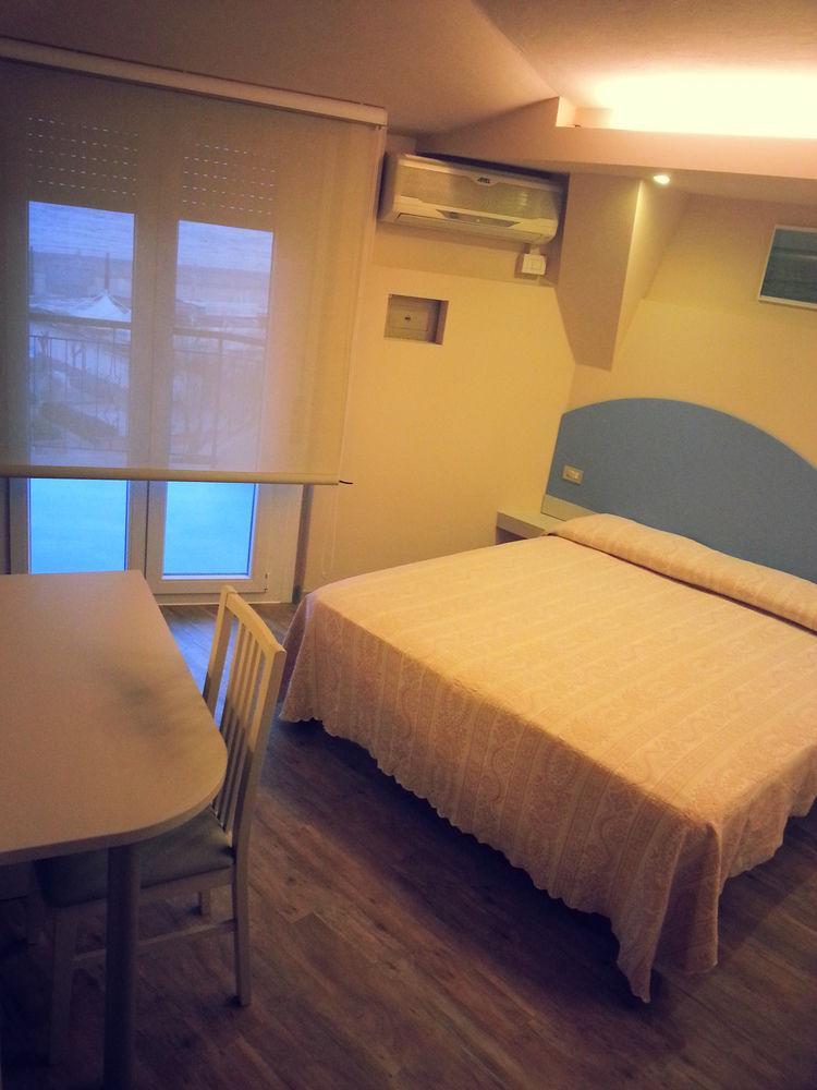 Hotel Moderno - Bed & Breakfast 체르비아 외부 사진