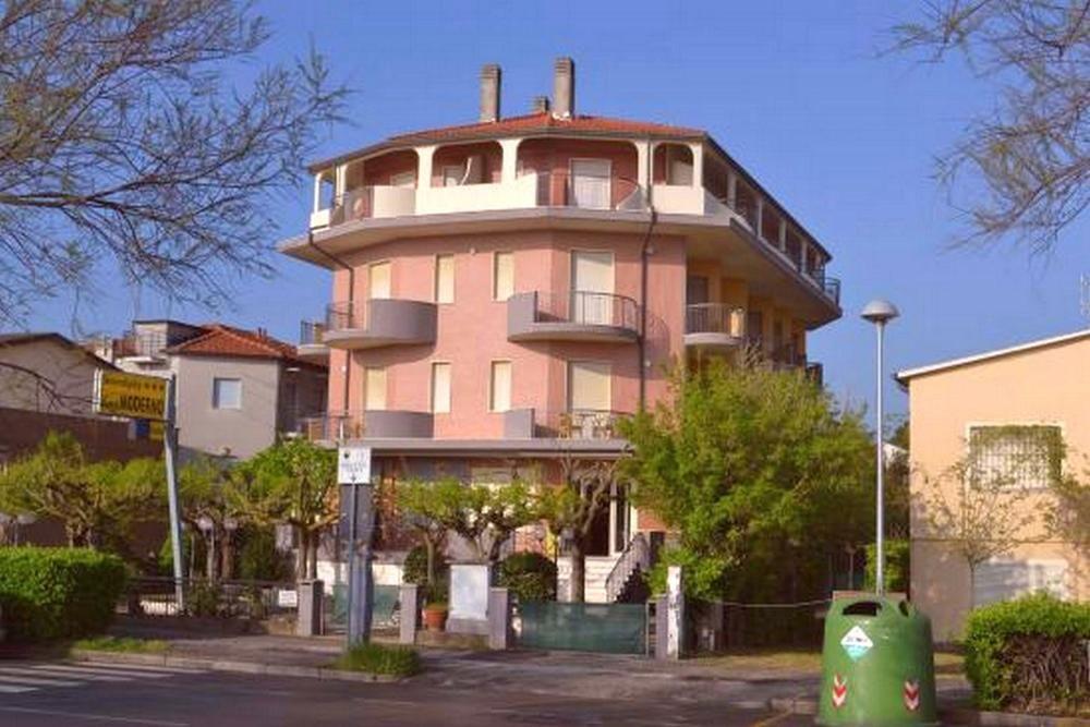 Hotel Moderno - Bed & Breakfast 체르비아 외부 사진