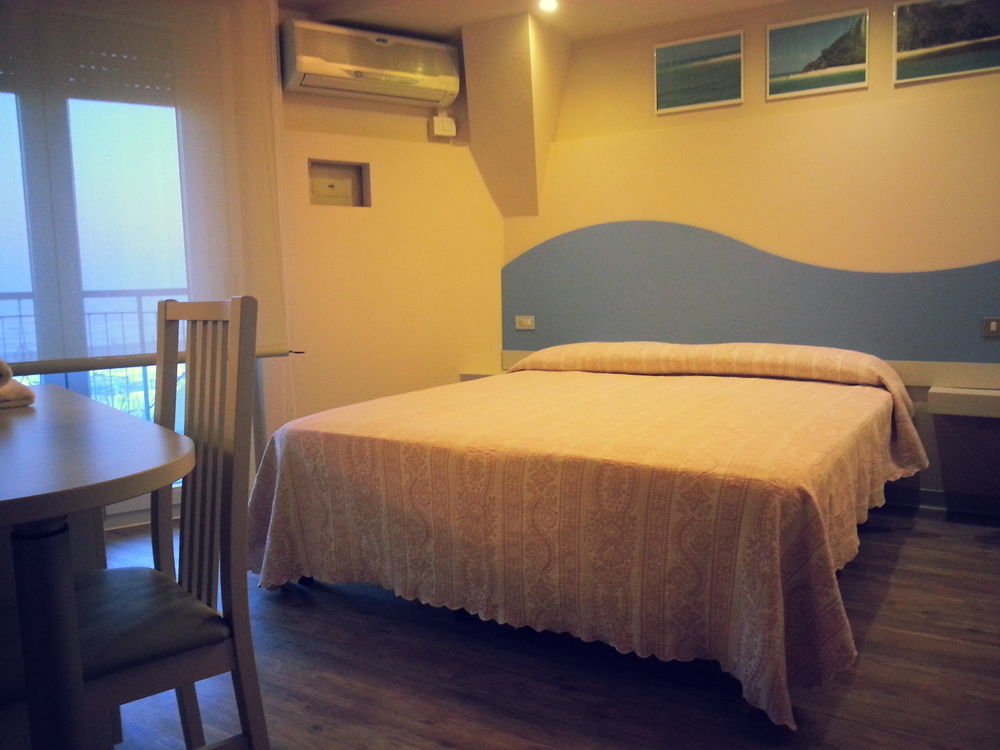 Hotel Moderno - Bed & Breakfast 체르비아 외부 사진
